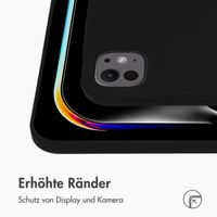 Accezz Liquid Silicone Back Cover mit Stifthalter für das iPad Pro 13 (2024) M4 - Schwarz