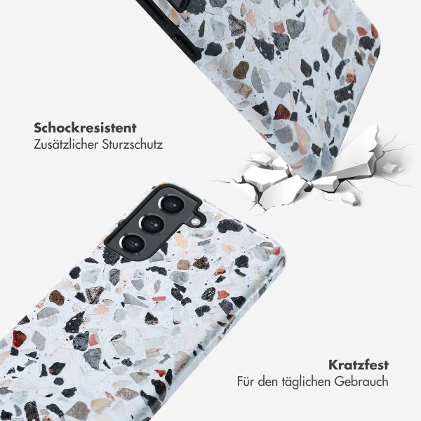 Selencia Vivid Tough Back Cover für das Samsung Galaxy S21 FE - Chic Terazzo