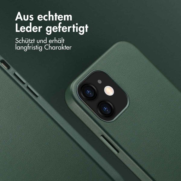 Accezz MagSafe Leather Backcover für das iPhone 12 (Pro) - Cedar Green