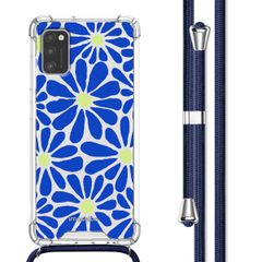 imoshion Design Hülle mit Band für das Samsung Galaxy A41 - Cobalt Blue Flowers Connect