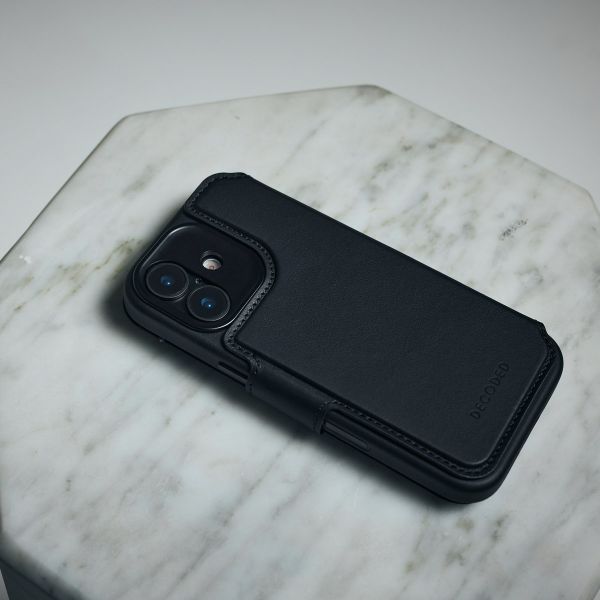 Decoded 2 in 1 Leather Klapphülle MagSafe Apple iPhone 17 - Navy Shadow