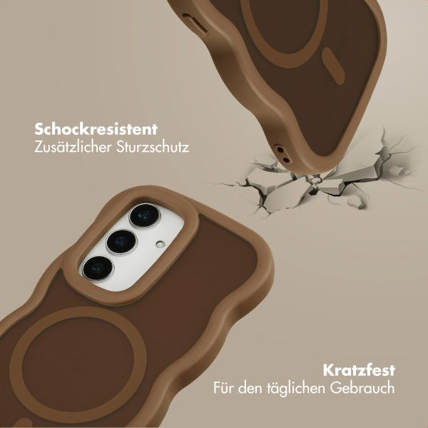 Selencia Wavy Backcover mit MagSafe Samsung Galaxy S24 / S25 - Mocha Brown