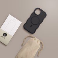 Selencia Wavy Backcover mit MagSafe Apple iPhone 12 (Pro) - Schwarz