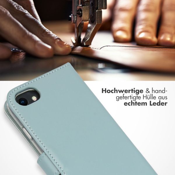 Selencia Echtleder Klapphülle iPhone SE (2022 / 2020) / 8 / 7 / 6(s)