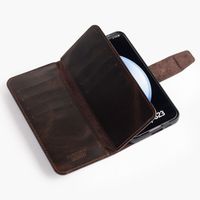 Wachikopa Multi Wallet Bookcase für das Samsung Galaxy S23 - Dark Brown