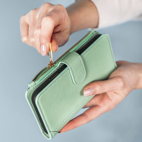 imoshion Luxuriöse Portemonnaie-Klapphülle iPhone SE (2022 / 2020) 8 / 7 - Grün