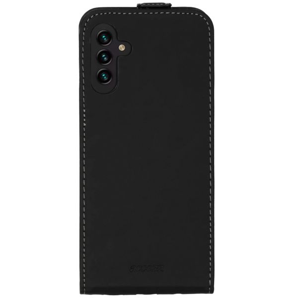 Accezz Flip Case für das Samsung Galaxy A13 (5G) / A04s - Schwarz