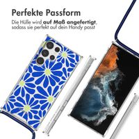 imoshion Design Hülle mit Band für das Samsung Galaxy S22 Ultra - Cobalt Blue Flowers Connect