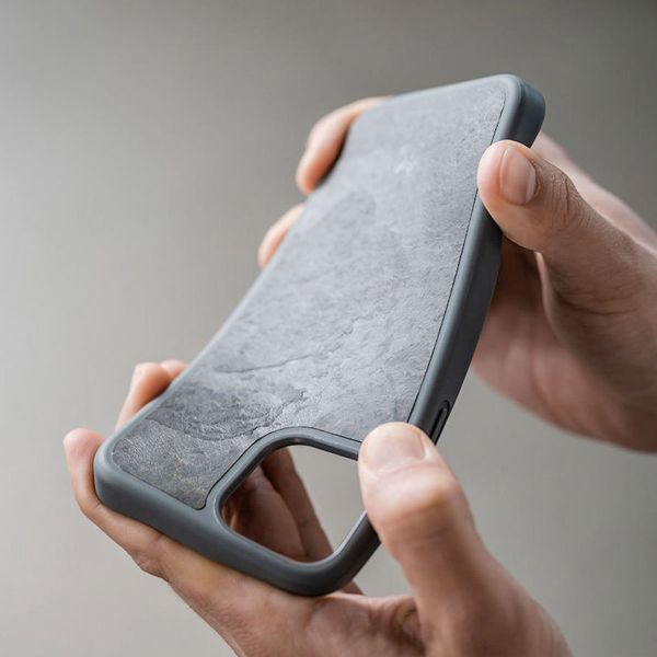 Woodcessories Bumper Case MagSafe für das iPhone 14 - Real Slate Stone