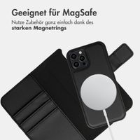 imoshion Herausnehmbare 2-in-1 Luxus-Bookcase Apple iPhone 12 (Pro) - Schwarz