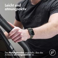 imoshion Elastische Nylonarmband für das Apple Watch Series 1-9 / SE - 38/40/41 mm / Series 10 - 42 mm - Dunkelgrün