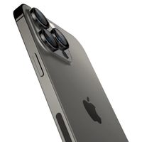 Spigen GLAStR EZ Fit Optik Kameraschutz 2er-Pack für Apple iPhone 14 Pro / 14 Pro Max - Schwarz