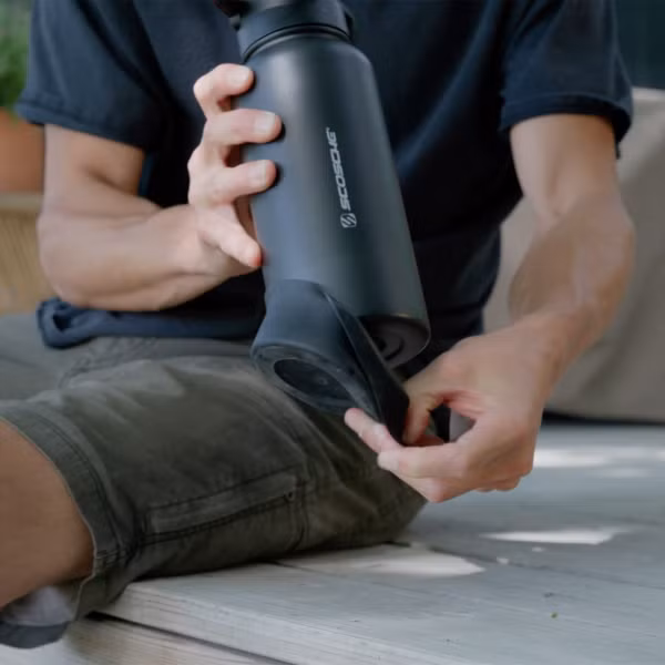 Scosche MagicMount Flask – Handyhalterung – Isolierte Trinkflasche 946ML – MagSafe – Schwarz