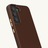 Selencia Rivièra Backcover mit MagSafe mit abnehmbaren Haken Samsung Galaxy S22 - Choco Brown