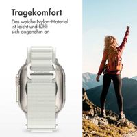 imoshion Nylon Alpine Armband für das  Apple Watch Series 1 t/m 11 / SE / Ultra (44/45/46/49 mm) - Weiß