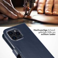 Selencia Echtleder Klapphülle für das iPhone 16 Pro Max - Blau