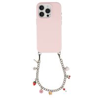 Selencia Rivièra MagSafe Backcover mit abnehmbaren Haken für das Apple iPhone 15 Pro - Sorbet Pink + Chain Charm - Silver