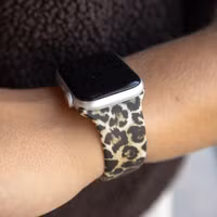 imoshion Silikon-Armband⁺ für Apple Watch Series 1 t/m 9 / SE (38/40/41 mm) | Series 10 / 11 (42 mm) - Leopard