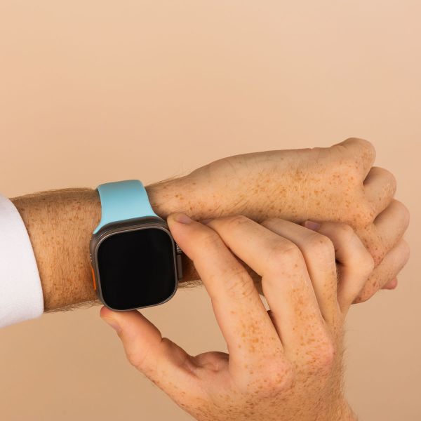 imoshion Silikon-Armband⁺ für  Apple Watch Series 1 t/m 11 / SE / Ultra (44/45/46/49 mm) - Größe M/L - Sapphire Blue