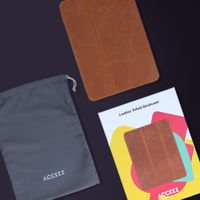 Accezz Leder Trifold Klaphülle Apple iPad Pro 11 (2025) M5 / (2024) M4 - Cognac
