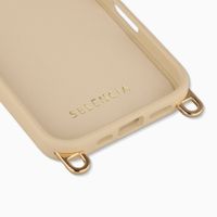 Selencia Rivièra Backcover mit MagSafe mit abnehmbaren Haken Apple iPhone 17 - Milky Latte