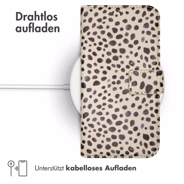 imoshion ﻿Design Klapphülle für das Apple iPhone SE (2022 / 2020) / 8 / 7 / 6(s) - Black And White Dots