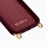 Selencia Rivièra Backcover mit MagSafe mit abnehmbaren Haken Apple iPhone 15 - Bold Burgundy