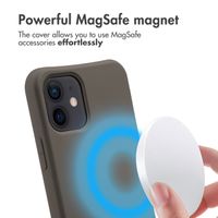 imoshion Color Backcover mit abnehmbarem Handykette und MagSafe Apple iPhone 12 (Pro) - Black Coffee
