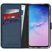 Selencia Echtleder Klapphülle Samsung Galaxy S10e - Blau