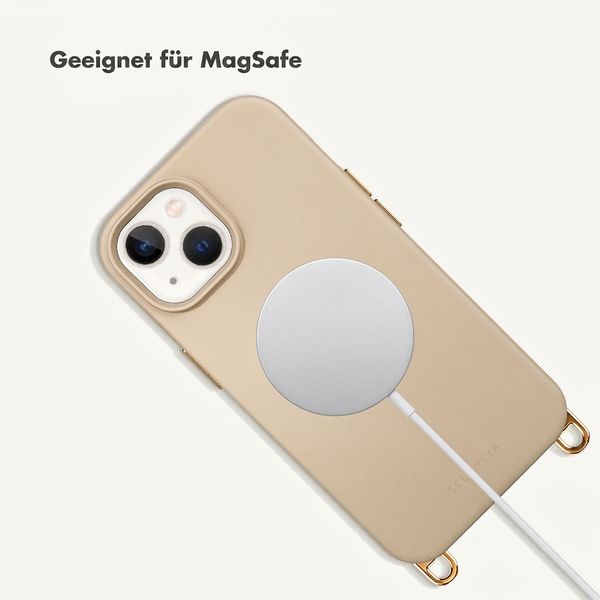 Selencia Rivièra Backcover mit MagSafe mit abnehmbaren Haken Apple iPhone 15 - Milky Latte