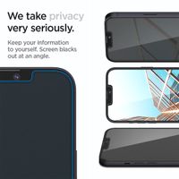 Spigen GLAStR Privacy EZ Fit Displayschutzfolie  + Applicator für das Apple iPhone 13 / 13 Pro