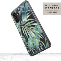 Selencia Zarya Fashion-Backcover mit zuverlässigem Schutz für das Samsung Galaxy A13 (4G) - Green Jungle Leaves