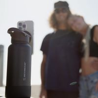 Scosche MagicMount Flask – Handyhalterung – Isolierte Trinkflasche 946ML – MagSafe – Schwarz