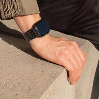 Accezz Mattes Titanstahlarmband für Apple Watch | 44/45/46/49 mm - Schwarz