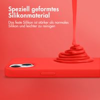 Accezz Liquid Silikoncase iPhone 13 Pro Max - Rot