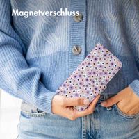 imoshion ﻿Design Klapphülle für das Google Pixel 6a - Purple Flowers