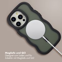 Selencia Wavy Backcover mit MagSafe Apple iPhone 15 Pro - Schwarz