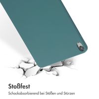 Accezz Liquid Silicone Back Cover mit Stifthalter für das iPad Air 11 Zoll (2025) M3 / (2024) M2 / Air 5 (2022) / Air 4 (2020) - Dunkelgrün