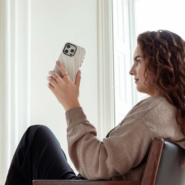 Selencia Vivid Rückabdeckung mit MagSafe Apple iPhone 15 Pro - Nature Light Brown