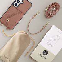 Selencia Sera HandyHülle mit Kordel und Umschlag-Kartenhalter Samsung Galaxy S26 - Old Pink