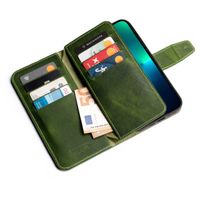 Wachikopa Multi Wallet Bookcase für das iPhone 13 Pro - Forest Green