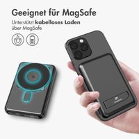 imoshion 4-in-1 MagSafe Powerbank + Accezz Auto-Handyhalter MagSafe + Accezz USB-C auf USB-C Kabel + Accezz Ultra-Schnell-Wandladegerät - Starterkit für das iPhone 15 Serie / iPhone 16 Serie