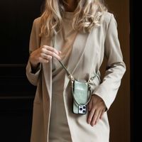 Selencia Nova Croco HandyHülle mit Kordel und Kartenhalter Apple iPhone 16 - Sage Green