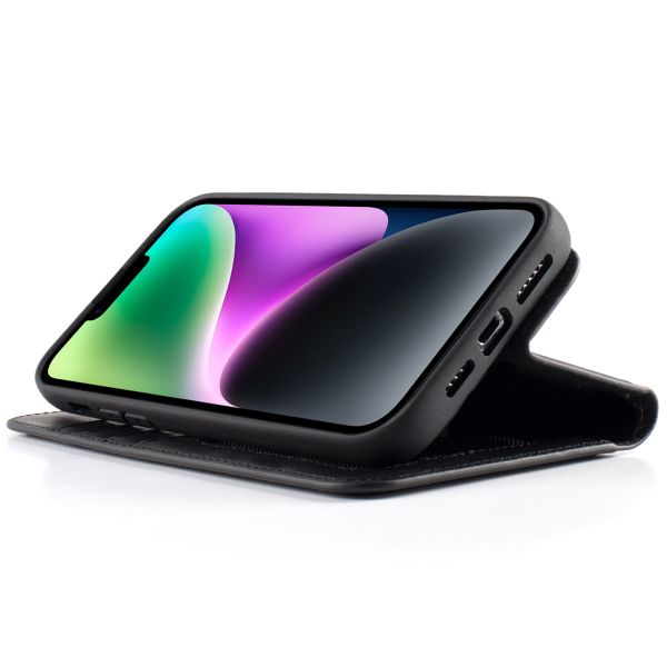 Wachikopa Magic Klapphülle 2-in-1 für das iPhone 14 - Black