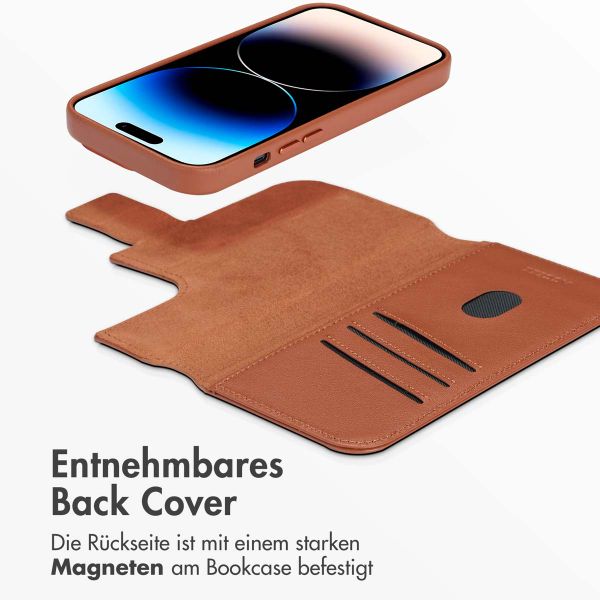 Accezz 2-in-1 Klapphülle aus Leder mit MagSafe für das iPhone 14 Pro - Sienna Brown