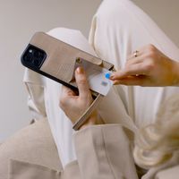 Selencia Nova Croco HandyHülle mit Kordel und Kartenhalter Samsung Galaxy S24 / S25 - Beige