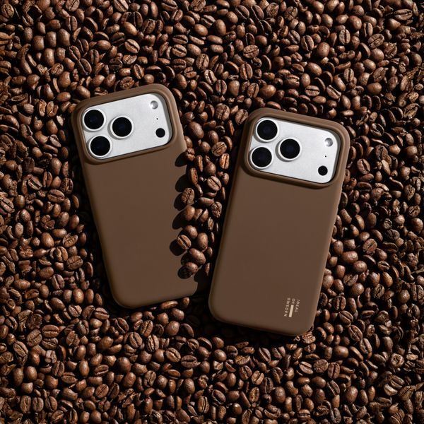 iDeal of Sweden Silikonhülle mit MagSafe Apple iPhone 17 Pro - Mocha Mousse