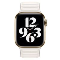 Apple Leather Link Armband für das  Apple Watch Series 1 t/m 9 / SE (38/40/41 mm) | Series 10 / 11 (42 mm) - Größe M/L - Chalk