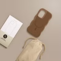 Selencia Wavy Backcover mit MagSafe Samsung Galaxy A36 / A56 - Mocha Brown