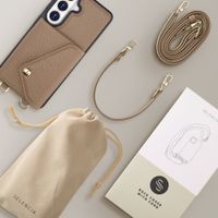 Selencia Sera HandyHülle mit Kordel und Umschlag-Kartenhalter Samsung Galaxy S26 - Taupe